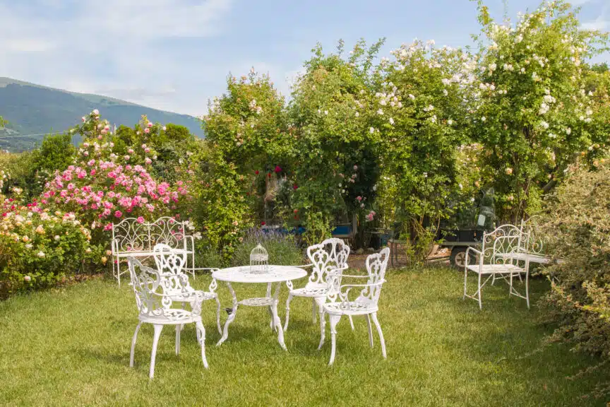 Villa Bahçe Tasarım - Bahçenizi Baştan Yaratacak 7 Etkili Stil ve Uygulama Rehberi 3 Villa Bahçe Tasarım